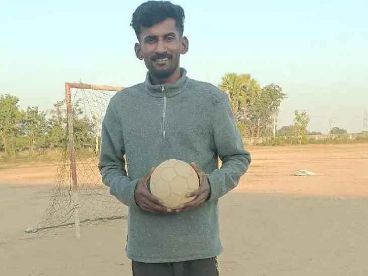 నేషనల్ హ్యాండ్‌బాల్ పోటీలకు గౌతమ్ ఎంపిక