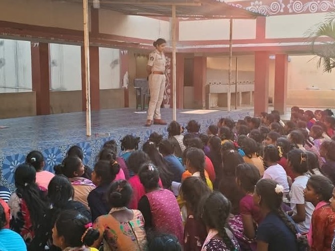 పోక్సో చట్టంపై విద్యార్థులకు అవగాహన