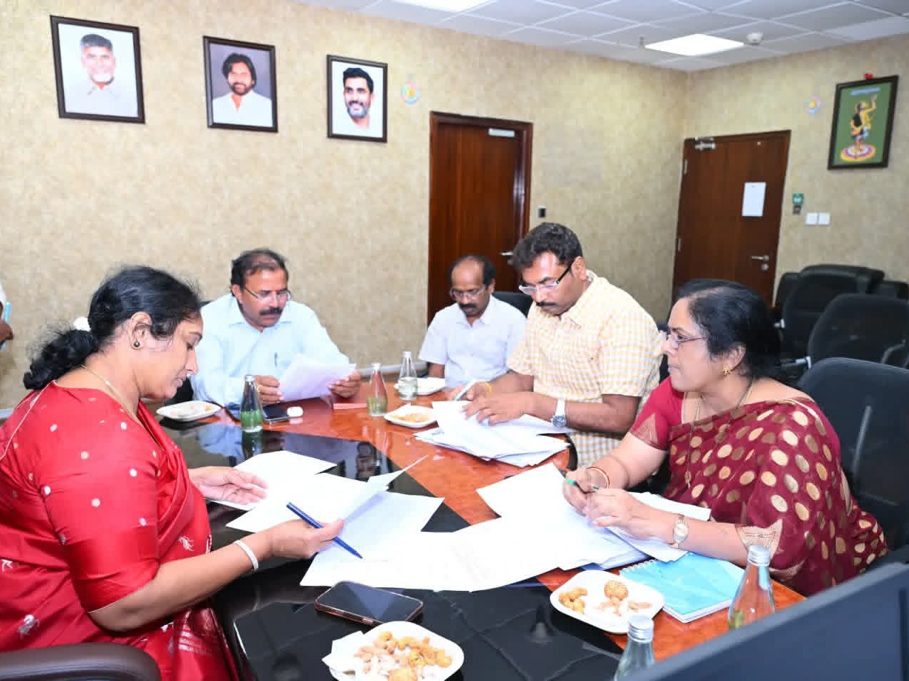 బీసీ హాస్టళ్లపై ప్రత్యేక దృష్టి: మంత్రి