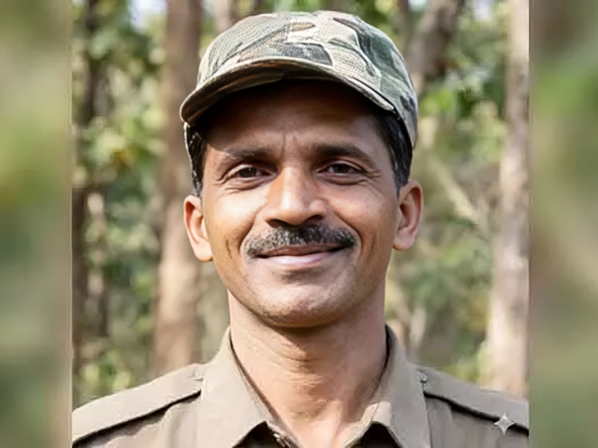 మావోయిస్టు అగ్రనేత సురేష్ లొంగుబాటు