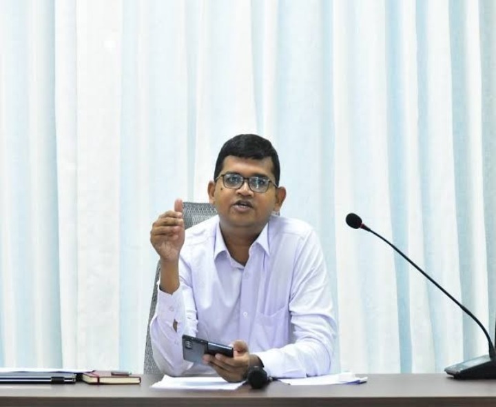 22ఏ భూముల సమస్యలు పరిష్కరించాలి: కలెక్టర్