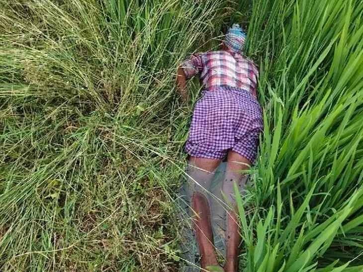 ఫిట్స్‌తో  పొలంలో రైతు మృతి