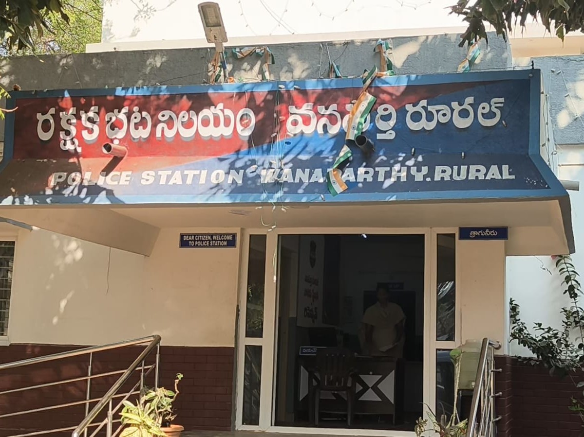 సవాయిగూడెంలో బైకు ఢీ మహిళకు గాయాలు