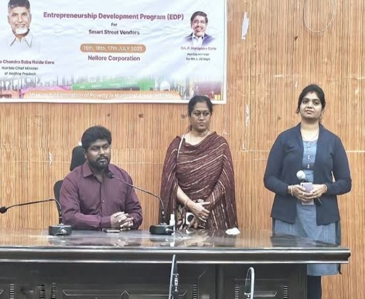 ‘జిల్లాలో పారిశుద్ధ్య పనులు పకడ్బందీగా చేపట్టాలి’