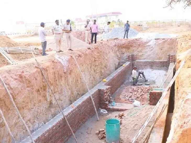 పెట్రోల్ బంక్ పనులను పరిశీలించిన అదనపు ఎస్పీ