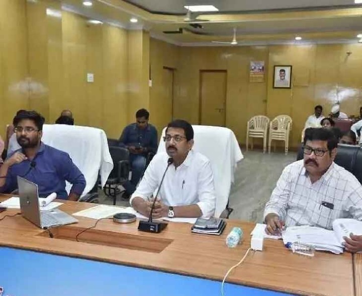 రీసర్వే , డిజిటలైజేషన్ ప్రక్రియలు వేగవంతం చేయాలి: కలెక్టర్