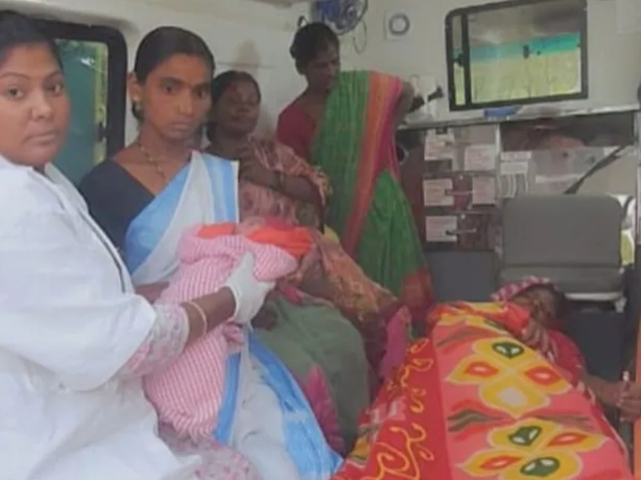 108 అంబులెన్స్‌లో ప్రసవం.. తల్లి , బిడ్డ క్షేమం