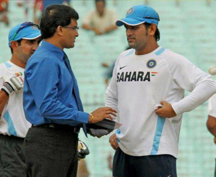 నా కంటే ధోనీ గొప్ప కెప్టెన్: దాదా