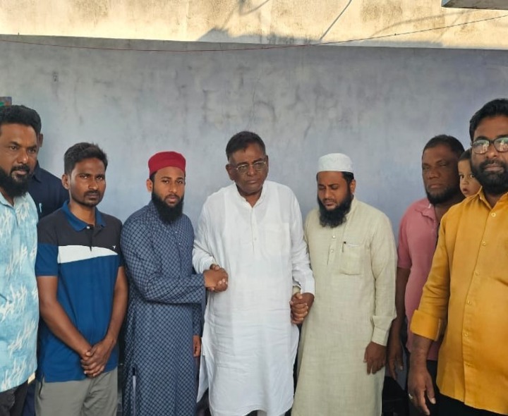 కాంగ్రెస్ నాయకుడి కుటుంబ సభ్యులకు MLA పరామర్శ