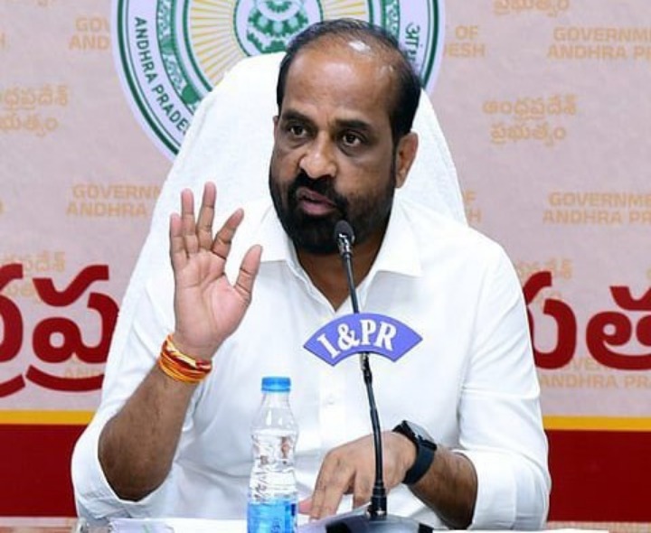 బస్సు ప్రమాదంపై మంత్రి దిగ్భ్రాంతి వ్యక్తం