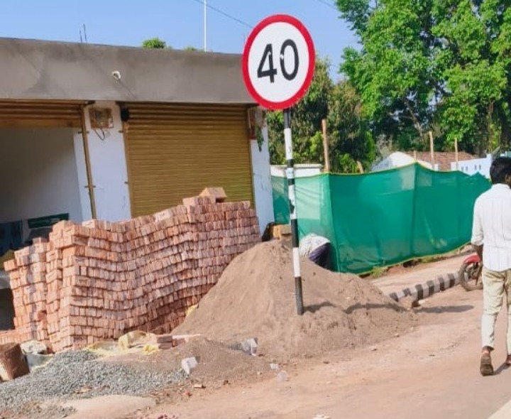 ‘సంతబయలులో అక్రమ కట్టడాలను అరికట్టాలి’