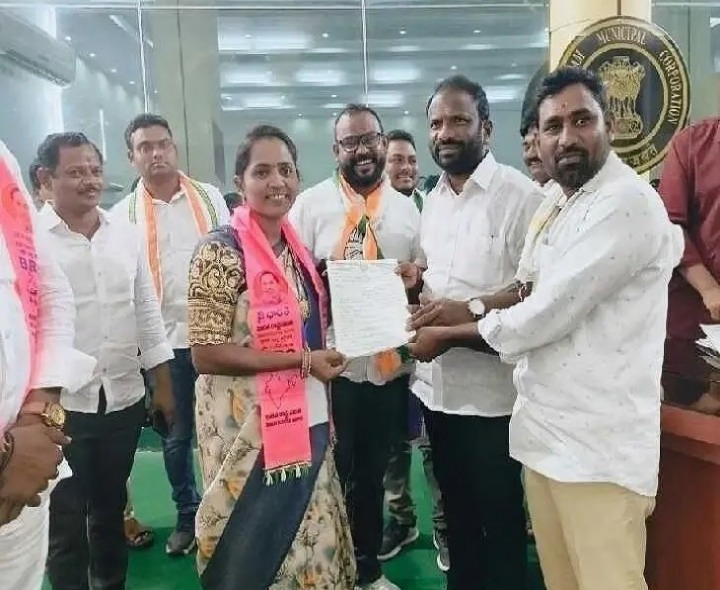 సమస్యలు పరిష్కరించాలని వినతి పత్రం అందజేత