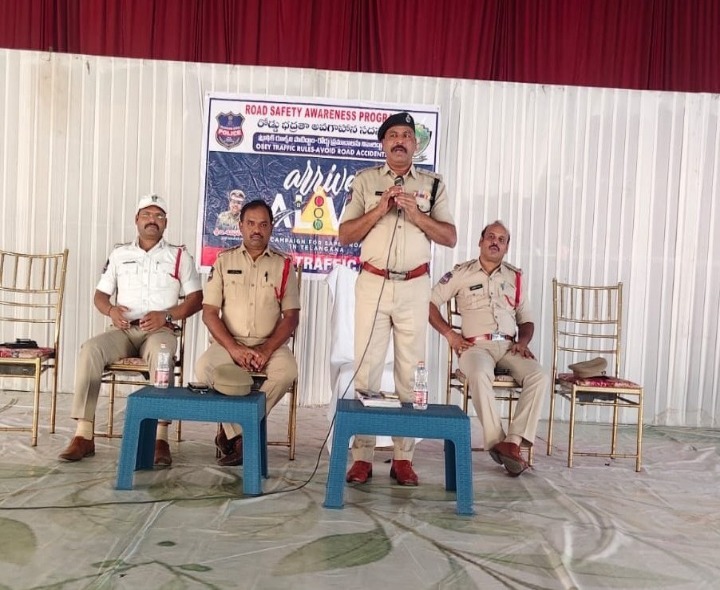 జిల్లాలో ‘అరైవ్ అలైవ్’ కార్యక్రమం