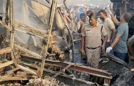 బస్సు కండీషన్ సరిగా లేదని డ్రైవర్‌తో చెప్పాం: బాధితులు