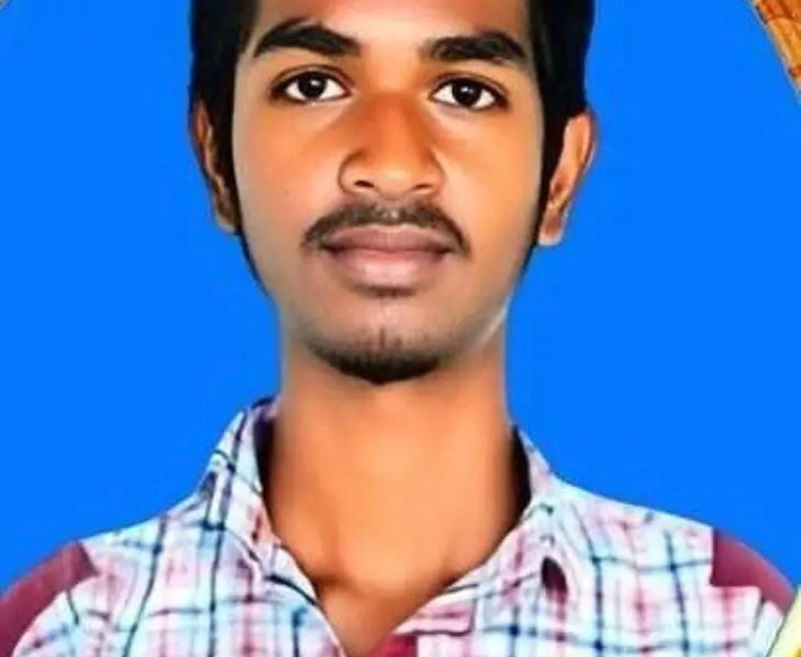 ఆటో బోల్తా పడి పదవ తరగతి విద్యార్థి మృతి