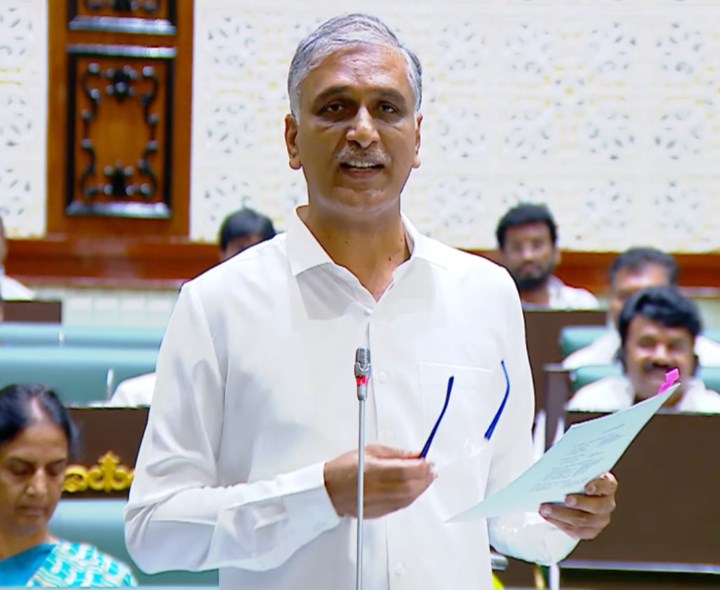 ఐటీ టవర్లను నిర్లక్ష్యం చేస్తున్నారు: హరీష్ రావు