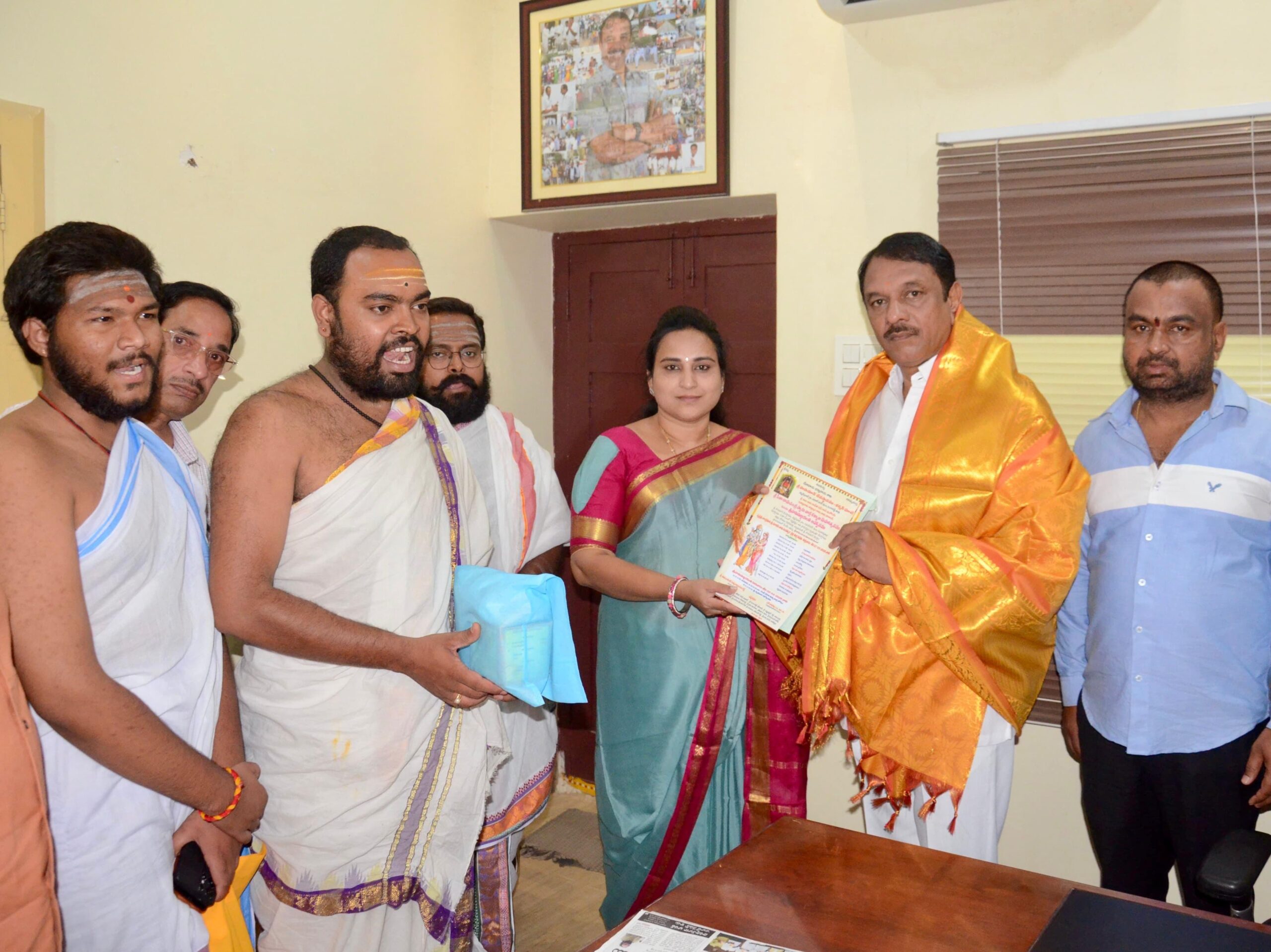 రాములవారి కళ్యాణానికి రావాలని ఎమ్మెల్యేకు ఆహ్వానం