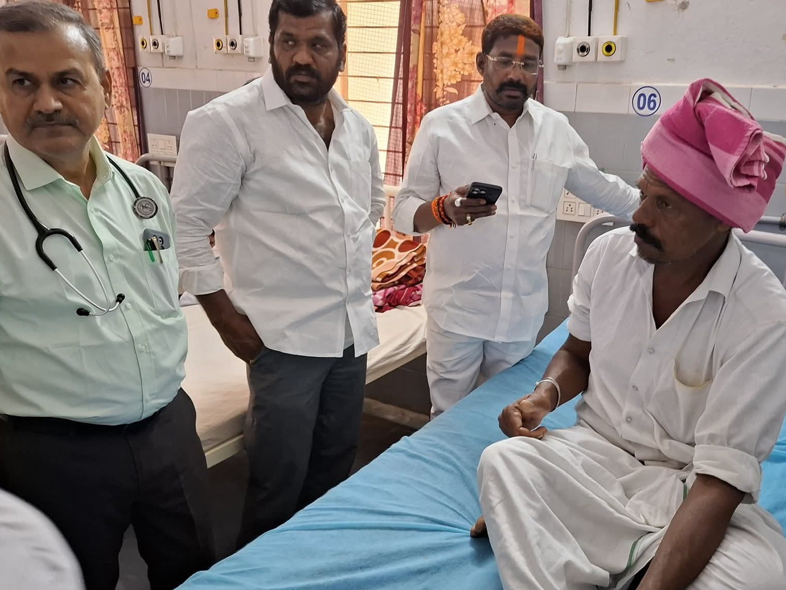 ‘ఆలయ పూజారిపై వైసీపీ శ్రేణులు దాడి చేయడం దారుణం’