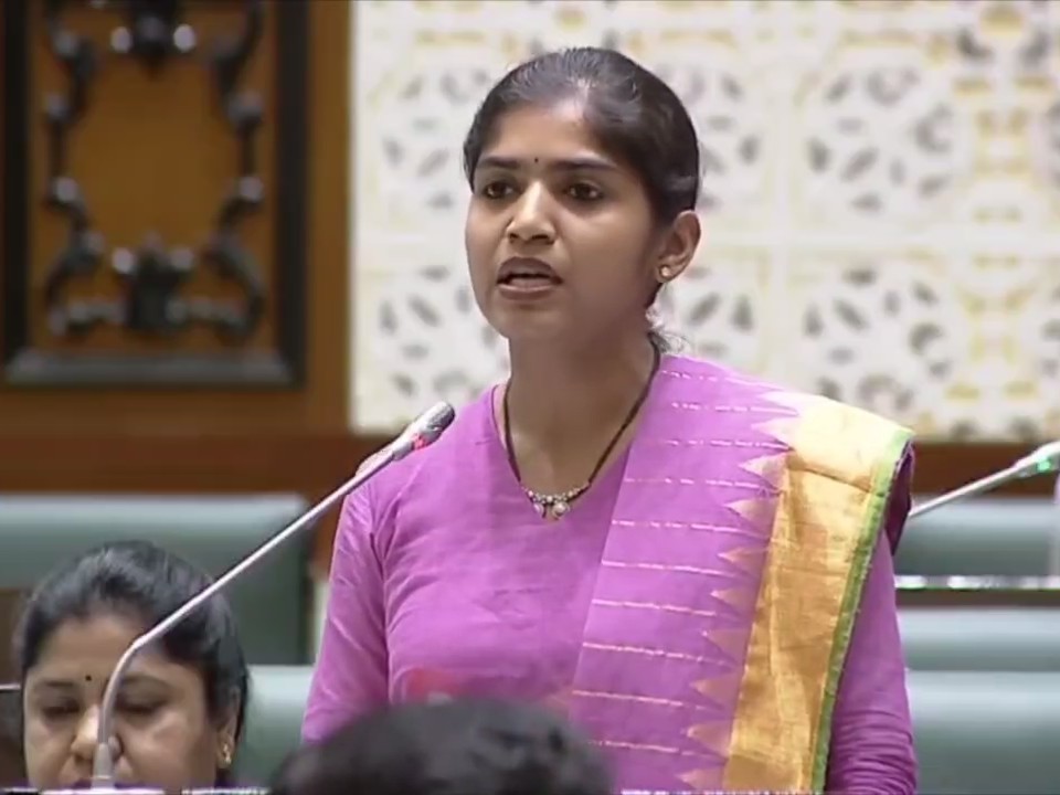 ఆలయాన్ని మరింత అభివృద్ధి చేయాలని: MLA