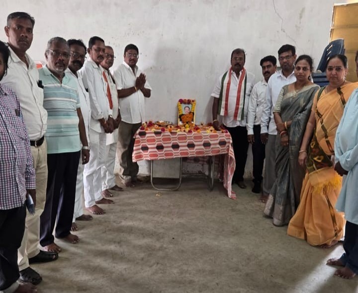 అబ్దుల్ కరీంకు నివాళులర్పించిన విద్యాసాగర్