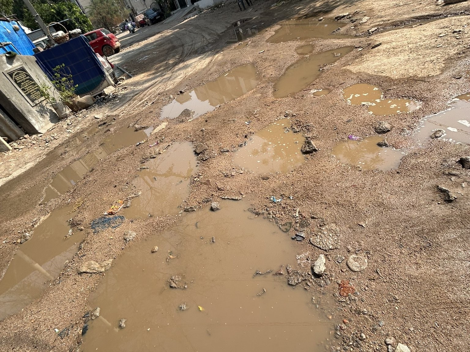 పేరుకు పట్నం..కనీసం రోడ్లు లేవు సార్..!