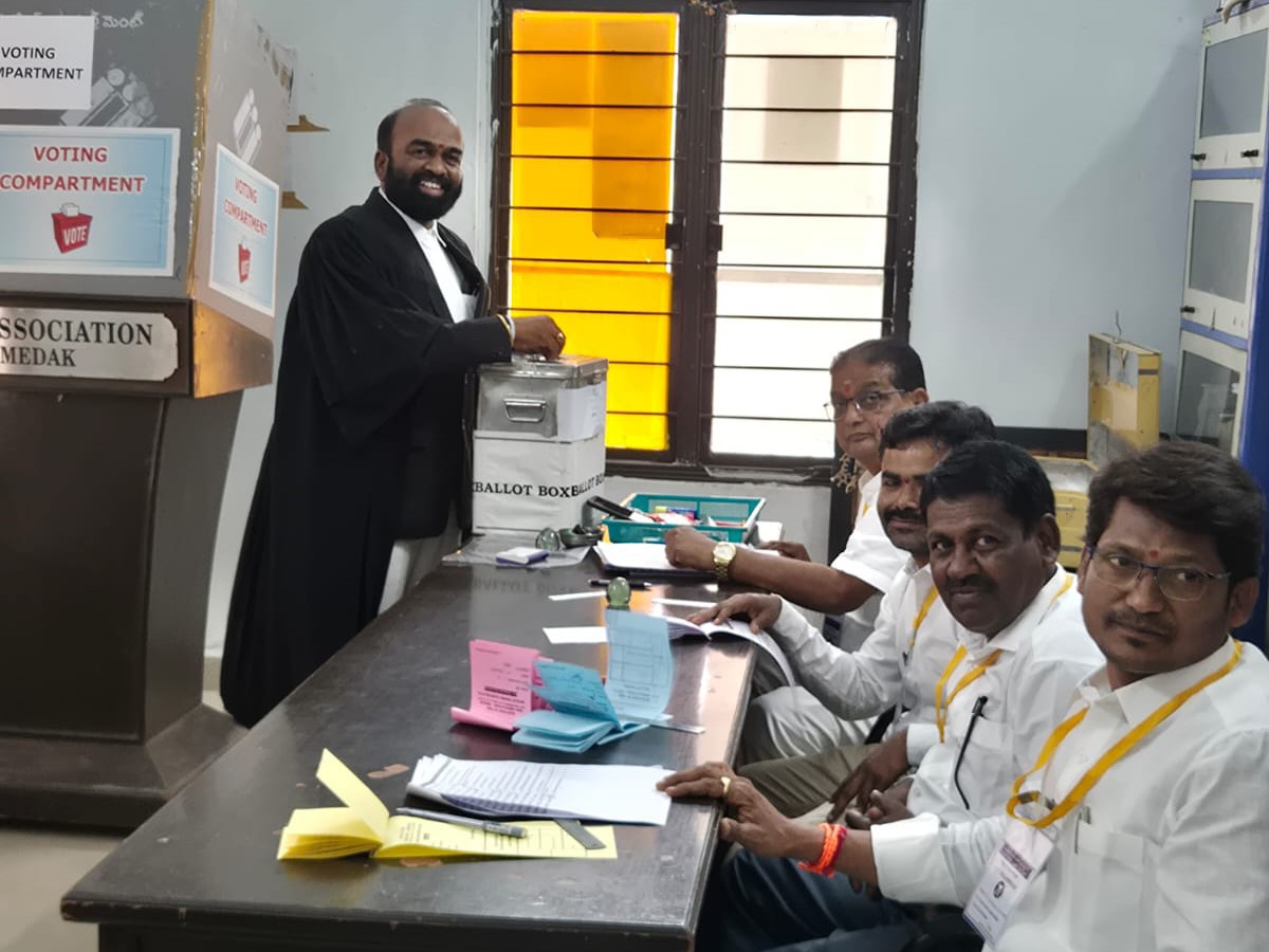 బార్ అసోసియేషన్ కార్యవర్గం ఎన్నికల నిర్వహణ