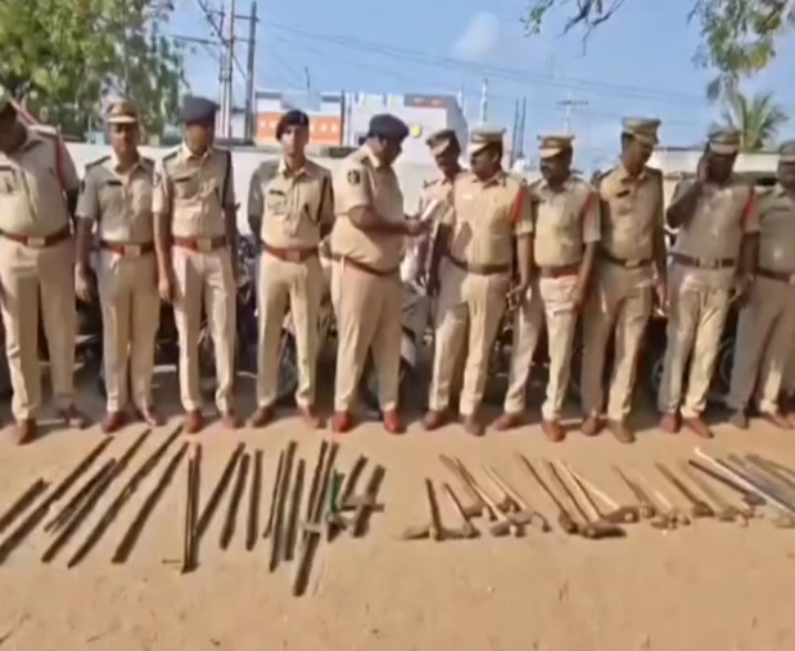 గణపవరంలో కార్డన్ సెర్చ్