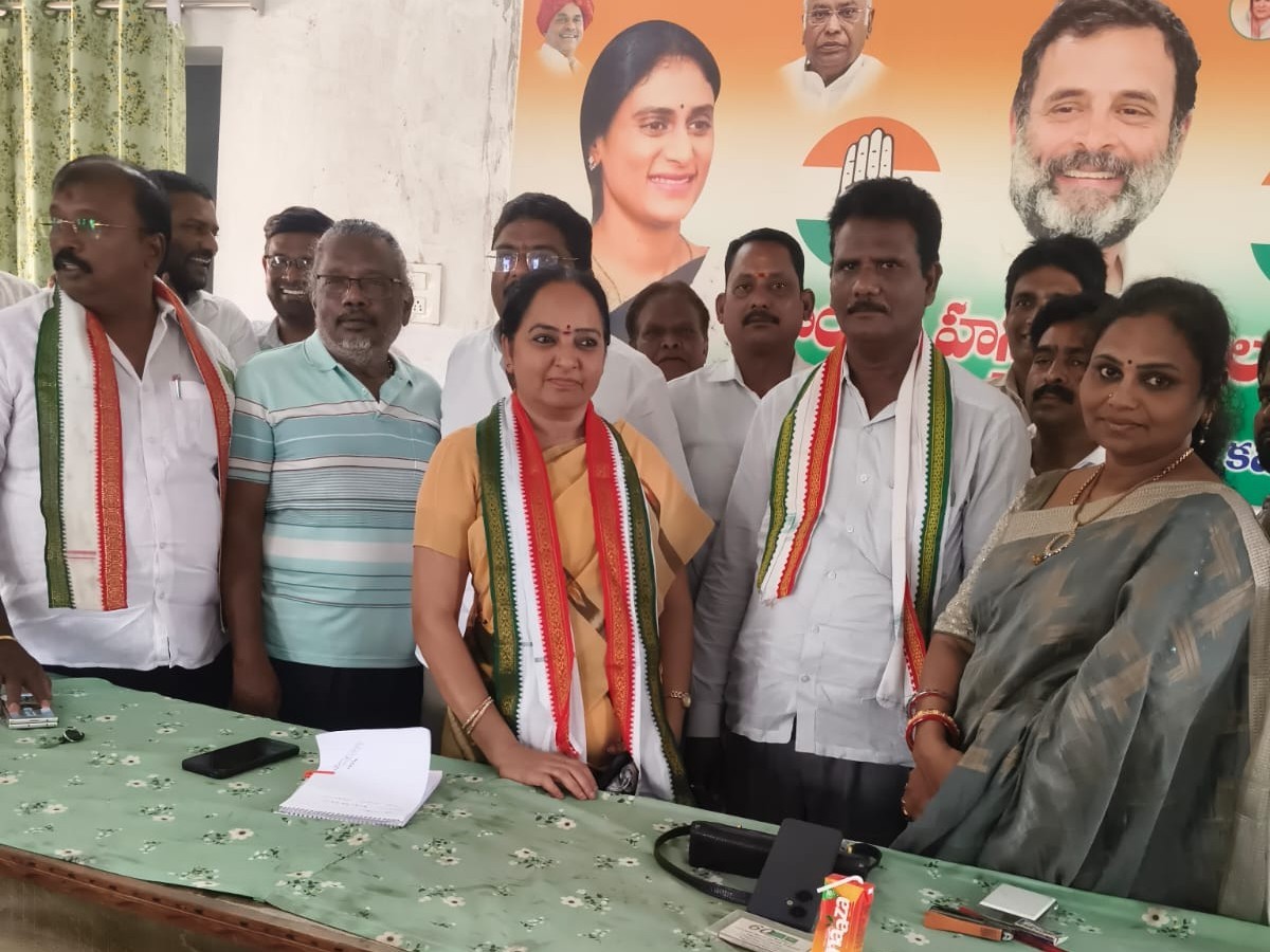 కాంగ్రెస్ పార్టీలో చేరికలు