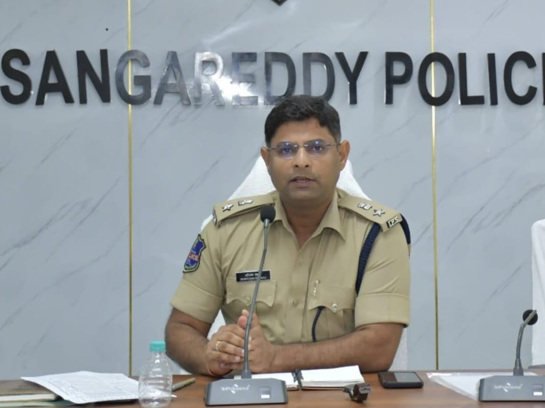 జిల్లాలో పెట్రోల్ కొరత లేదు: SP