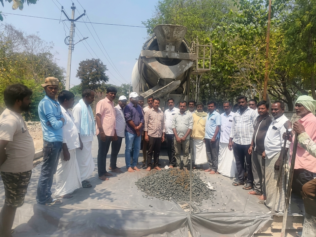 నర్వలో సీసీ రోడ్డు పనులు ప్రారంభం