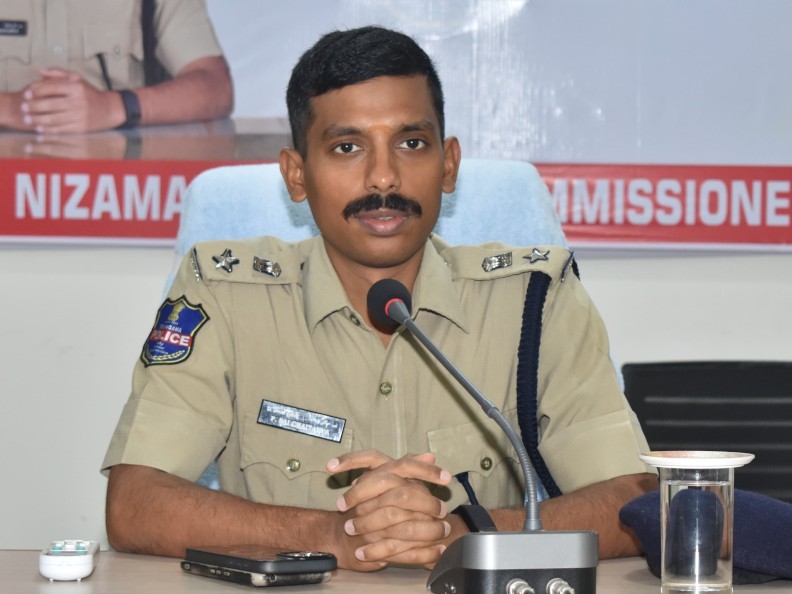 రేపు వైన్ షాపులు బంద్.!