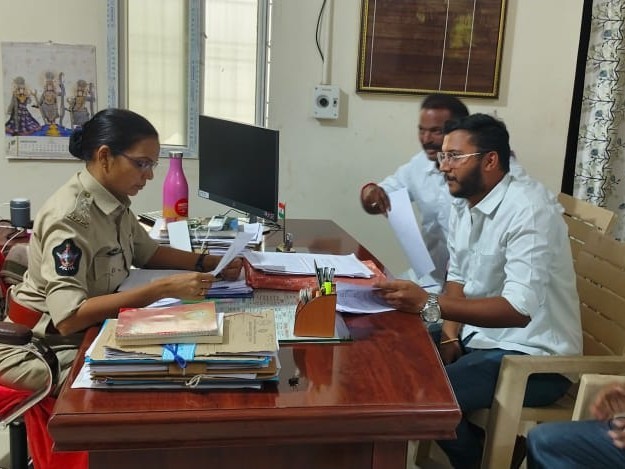 రథోత్సవ ఆహ్వాన పత్రిక అందజేత