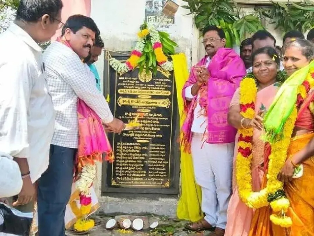 సీసీ రోడ్డును ప్రారంభించిన ఎమ్మెల్యే ఆదిమూలం