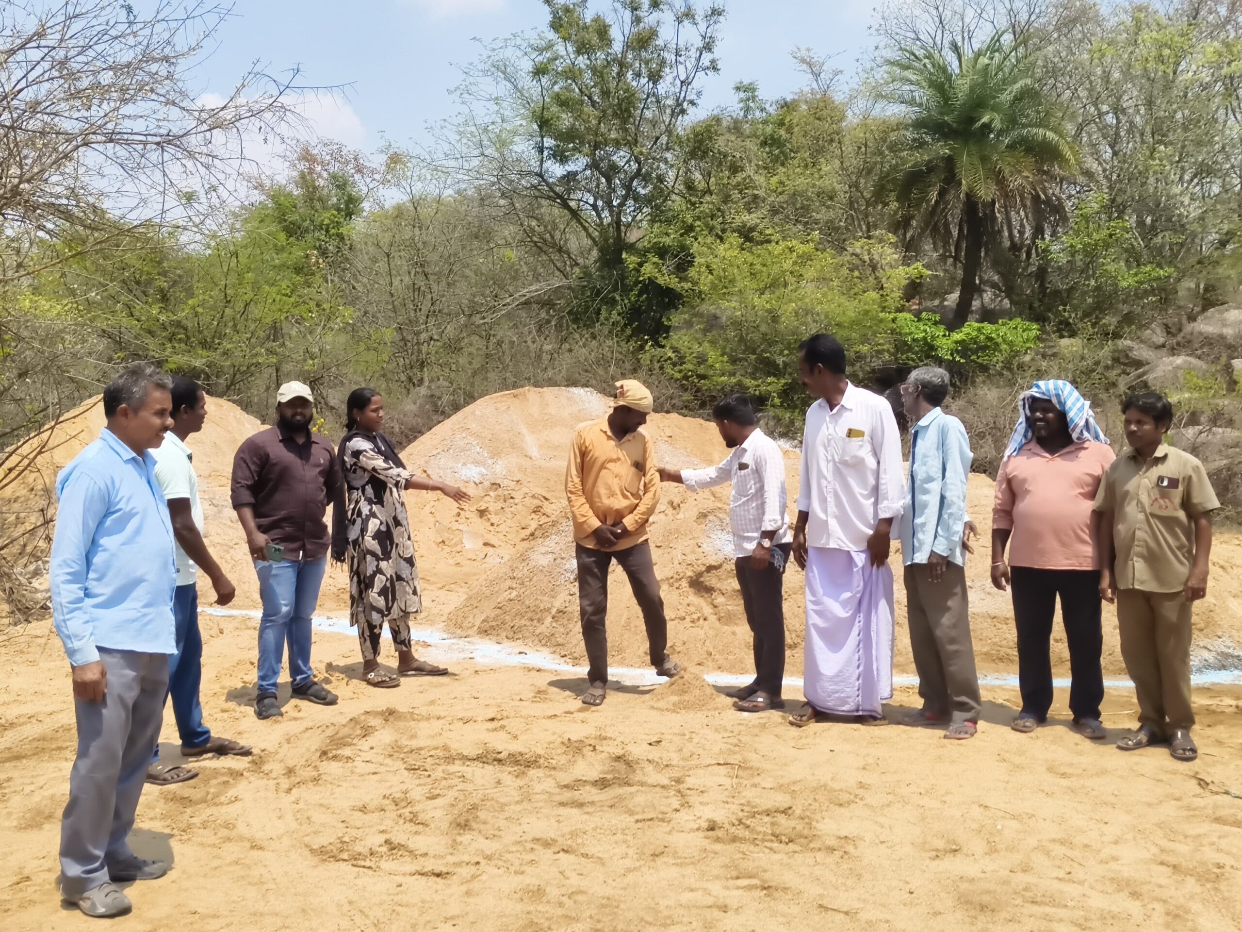 సీజ్ చేసిన ఇసుక ఇందిరమ్మ ఇళ్లకు: ఆర్ఐ