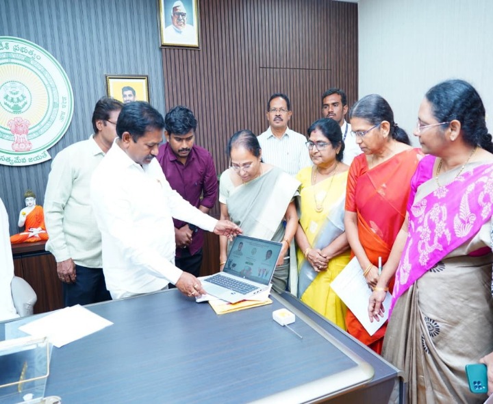 పరీక్షా ఫలితాలను విడుదల చేసిన మంత్రి