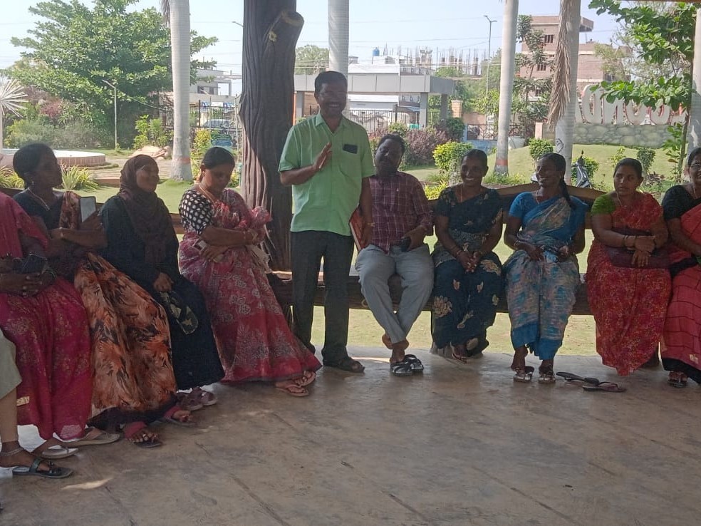 వివోఏల సమస్యలు పరిష్కరించాలి: CITU