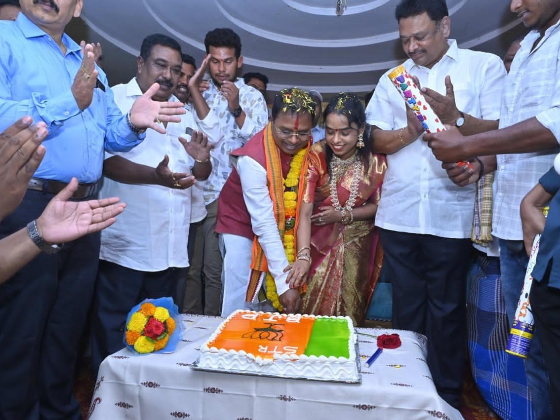 ఘనంగా బీజేపీ జిల్లా అధ్యక్షులు జన్మదిన వేడుకలు