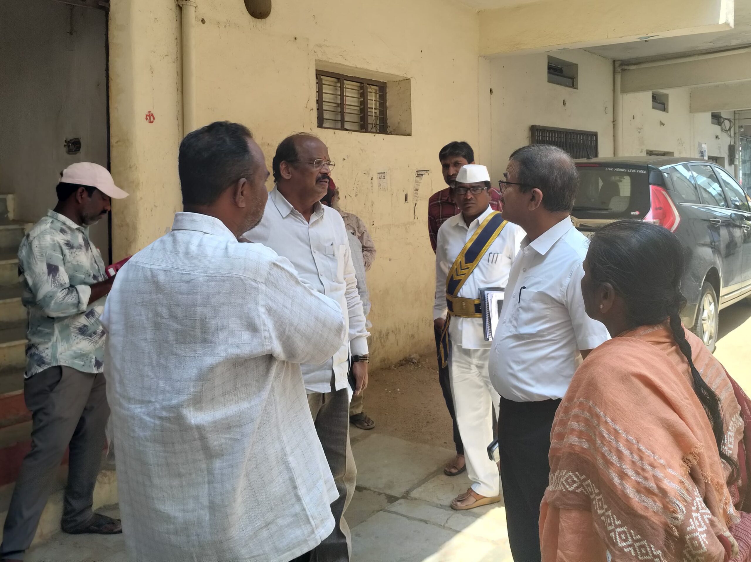 ప్రతి ఒక్కరూ తప్పనిసరిగా ఆస్తిపన్ను చెల్లించాలి: అదనపు కలెక్టర్