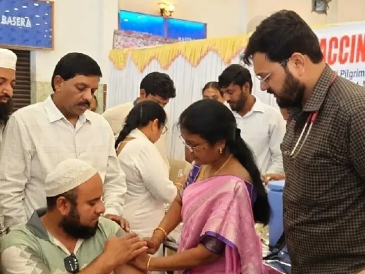 నిజామాబాద్‌లో హజ్ యాత్రికులకు టీకాల పంపిణీ