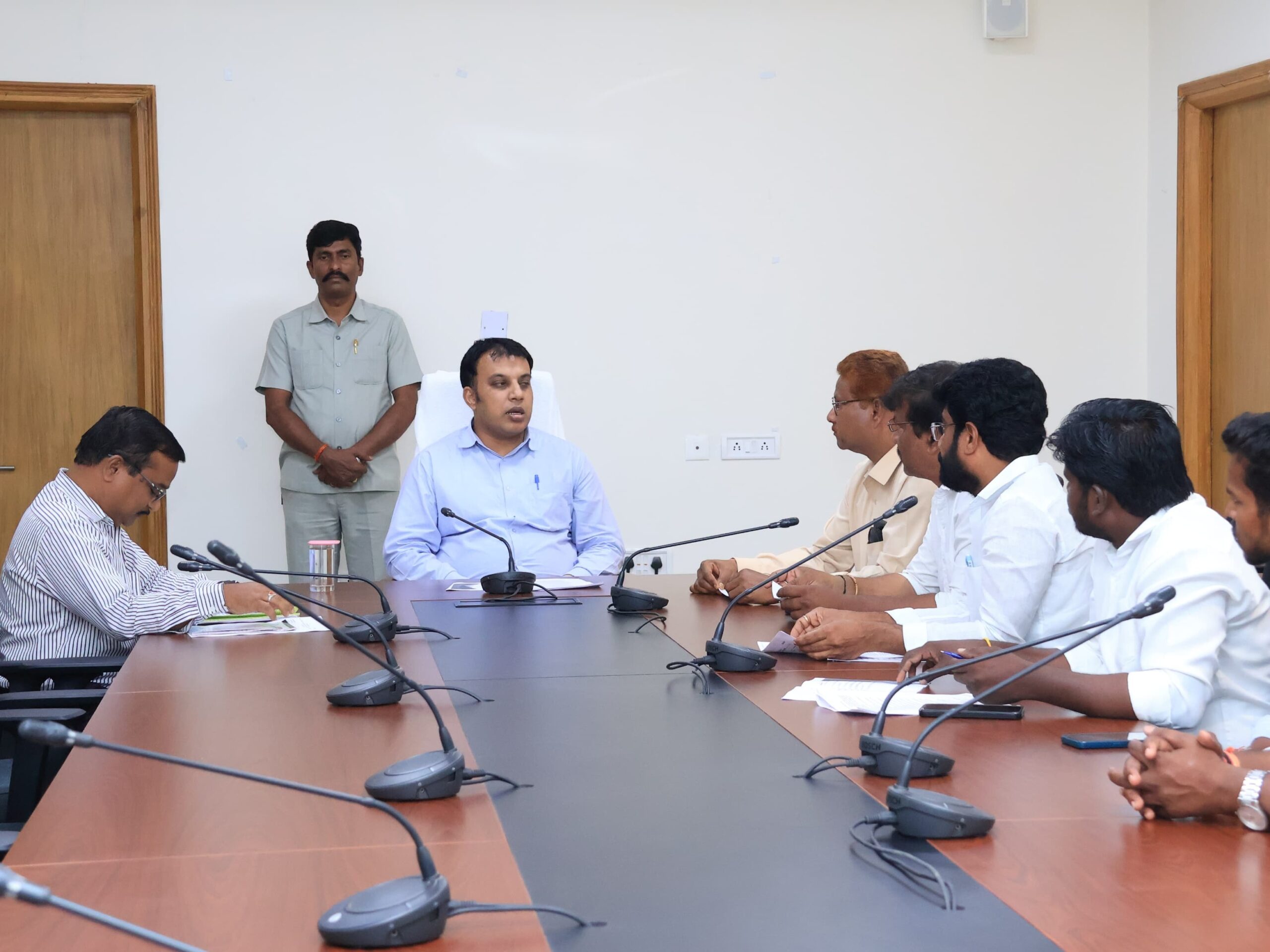 ఎస్ఐఆర్ మ్యాపింగ్ కు రాజకీయ నేతలు సహకరించాలి: కలెక్టర్