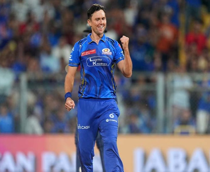 బౌల్ట్ ఫామ్ పైన ఏబీడీ సంచలన వ్యాఖ్యలు