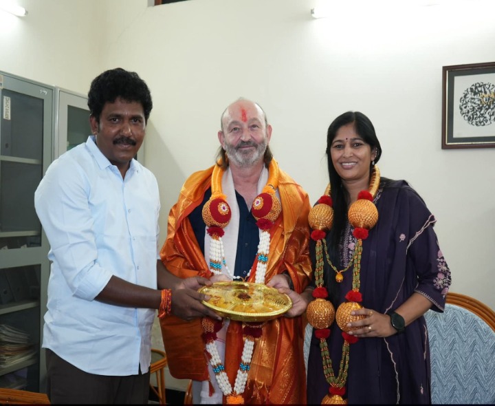 మాంచో ఫెర్రర్‌ను కలిసిన ఎమ్మెల్యే