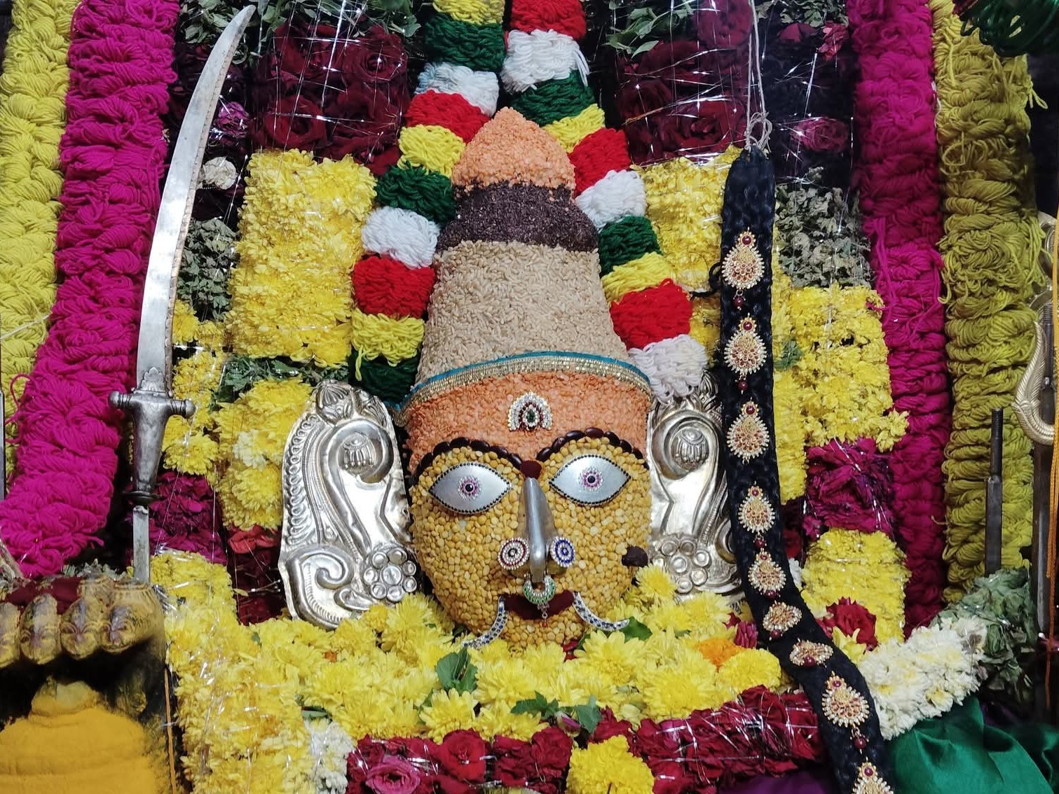 నవధాన్యాల అలంకారంలో శ్రీ విరుపాక్షి మారెమ్మ