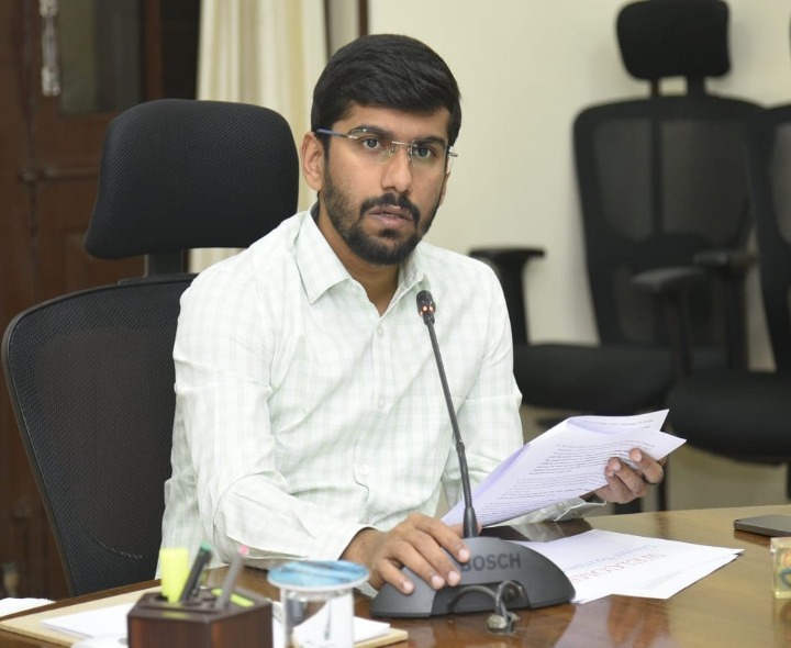 లింగ నిర్ధారణ పరీక్షలు చేస్తే కఠిన చర్యలు: కలెక్టర్