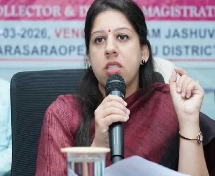 మీడియా ప్రతినిధులకు ఉచిత వైద్య శిబిరం: కలెక్టర్