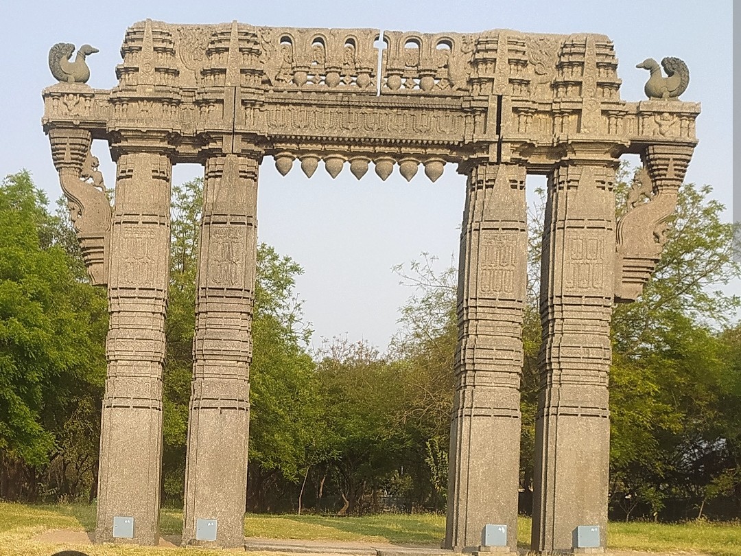 కాంగ్రెస్ పార్టీ కమిటీలు రద్దు.