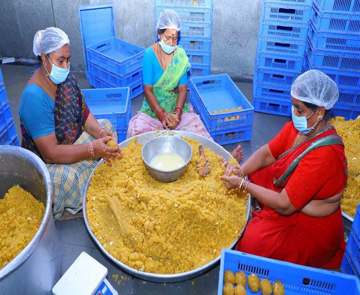 300 క్వింటాళ్ల తలంబ్రాలు, 2 లక్షల లడ్డూలు సిద్ధం