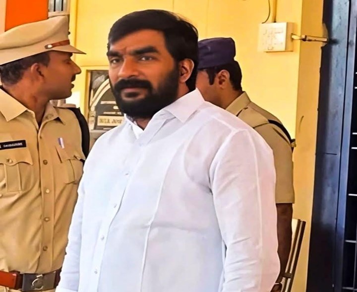 జైలు నుంచి పిన్నెల్లి వెంకట్రామిరెడ్డి విడుదల