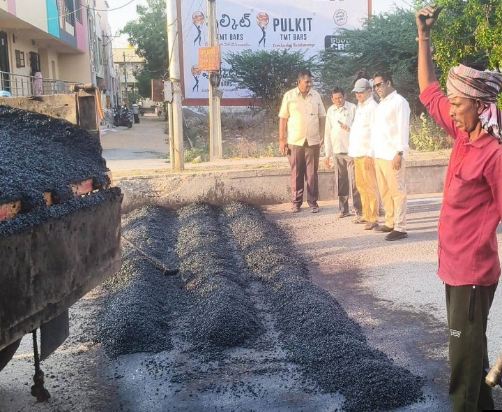 ‘ఎన్టీఆర్ మార్గ్‌లో స్పీడ్ బ్రేకర్ల ఏర్పాటు’