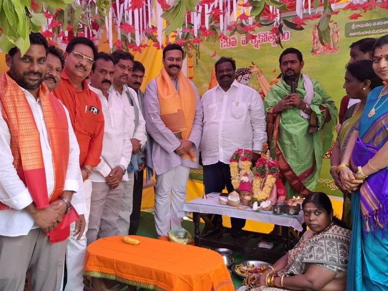 సీతారాముల వారి కళ్యాణోత్సవంలో పాల్గొన్న సర్వోత్తమ్ రెడ్డి